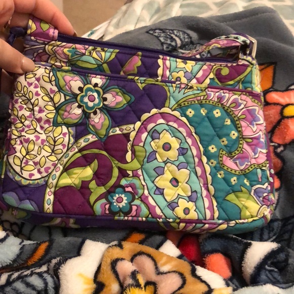 vera bradley cross body. - Picture 4 of 5